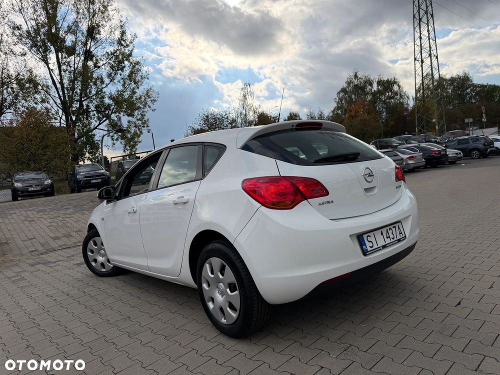 Opel Astra 1.4 Enjoy - 9