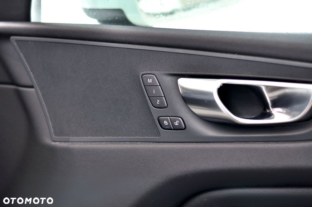 Volvo XC 60 T8 AWD Plug-In Hybrid Inscription - 21