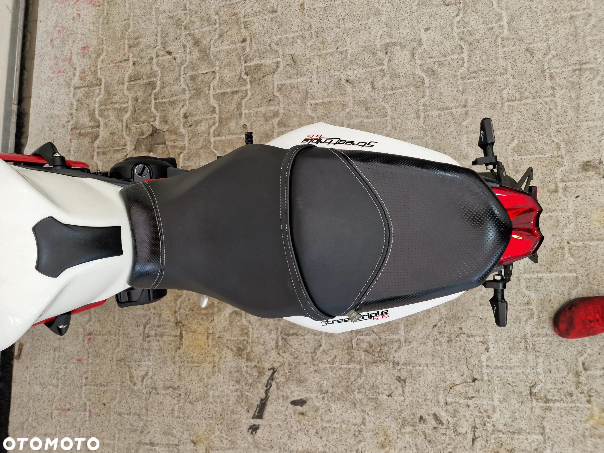 Triumph Street Triple - 28