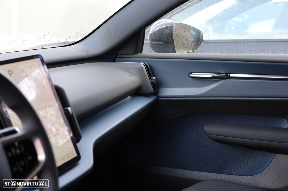 Volvo EX30 69 kWh Single Motor Extended Range Black Edition - 15