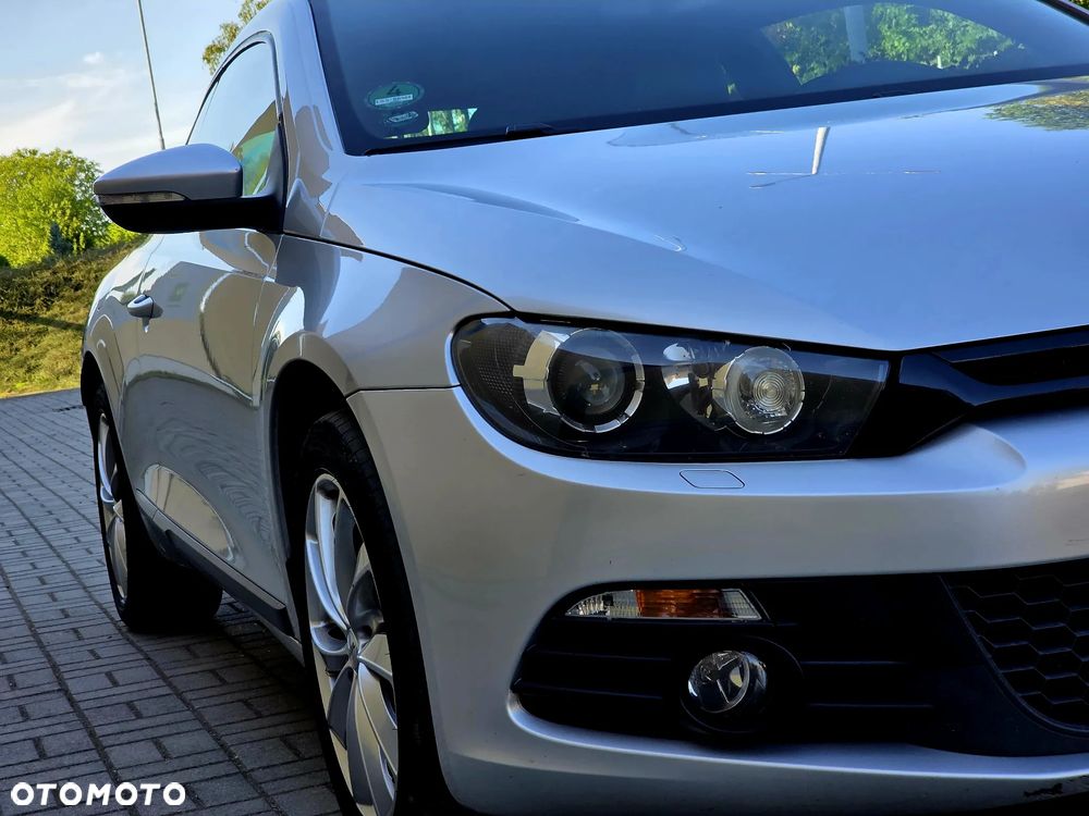 Volkswagen Scirocco 2.0 TDI DSG Life - 11
