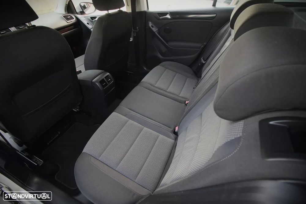 VW Golf 1.6 TDi Highline - 11