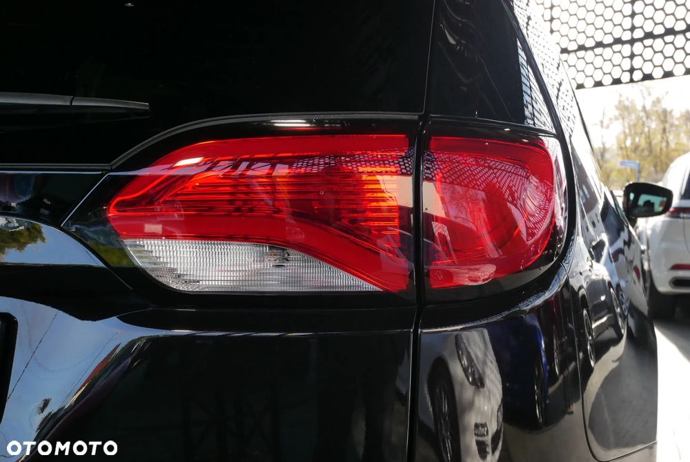 Chrysler Pacifica - 36