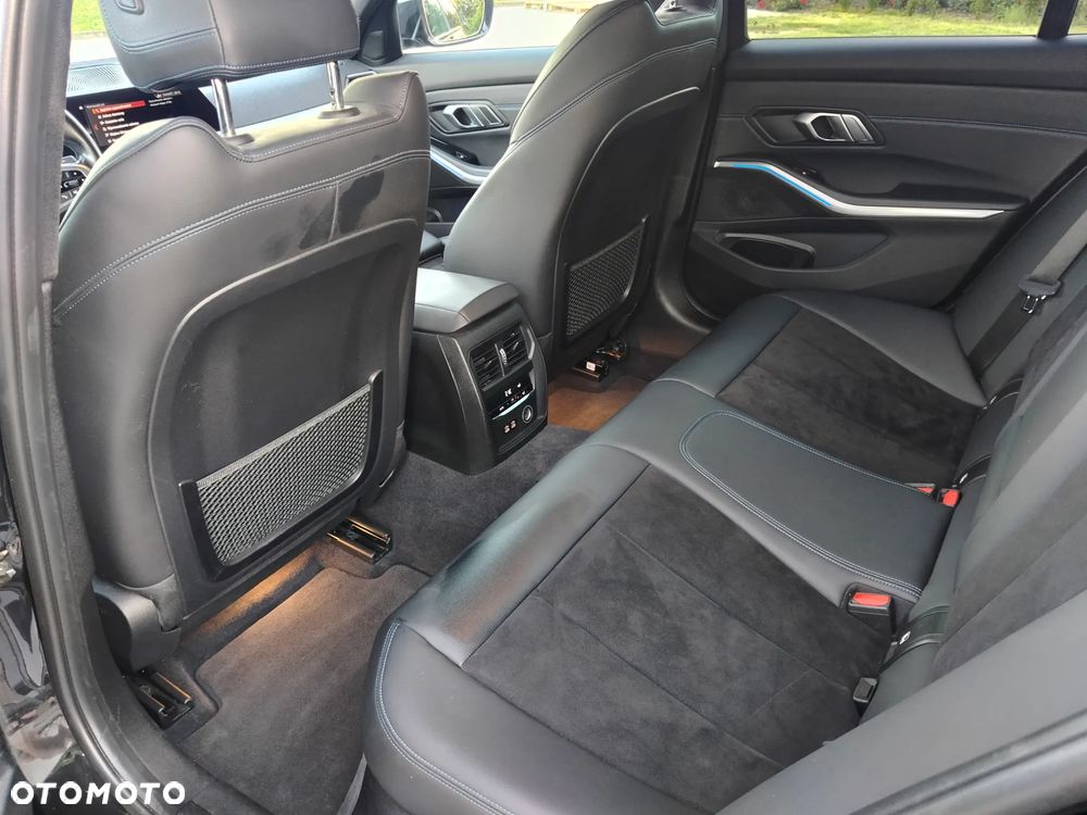 BMW Seria 3 320d M Sport Shadow - 13