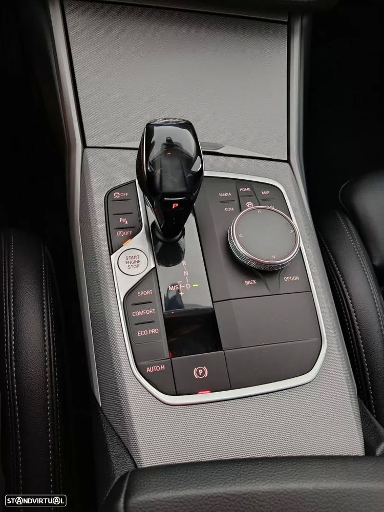 BMW 320 d Pack Desportivo M Auto - 34