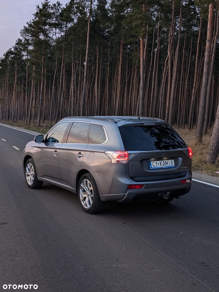 Mitsubishi Outlander 2.0 4WD Top - 3