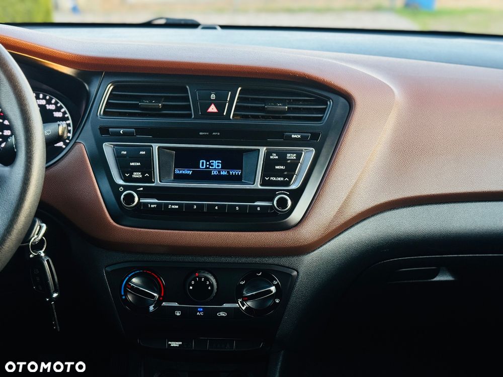 Hyundai i20 1.2 Intro Edition - 19