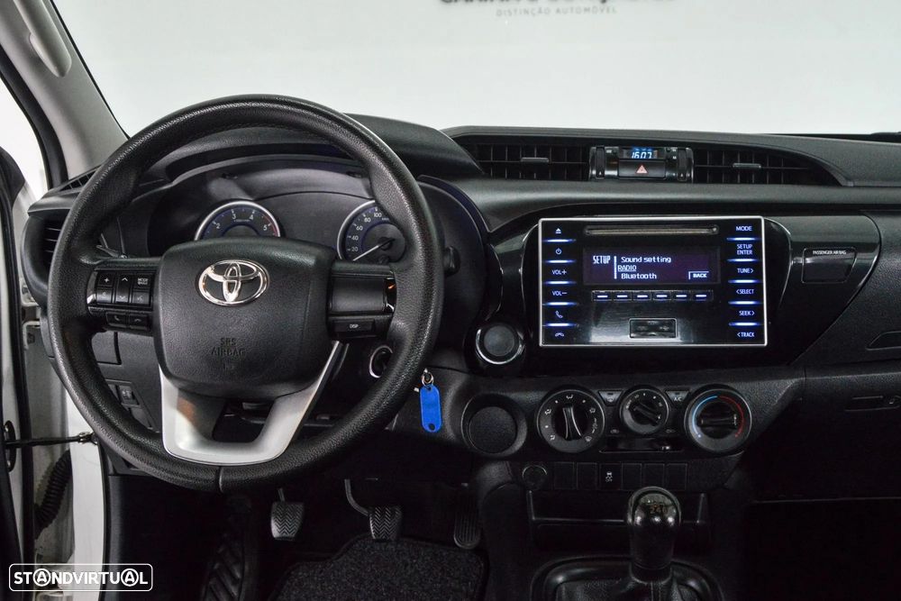 Toyota Hilux 2.4 D-4D 4X2 Cabine Extra 3L - 26