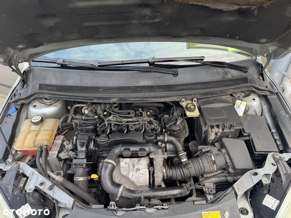 Ford Focus 1.6 TDCi DPF Ambiente - 37