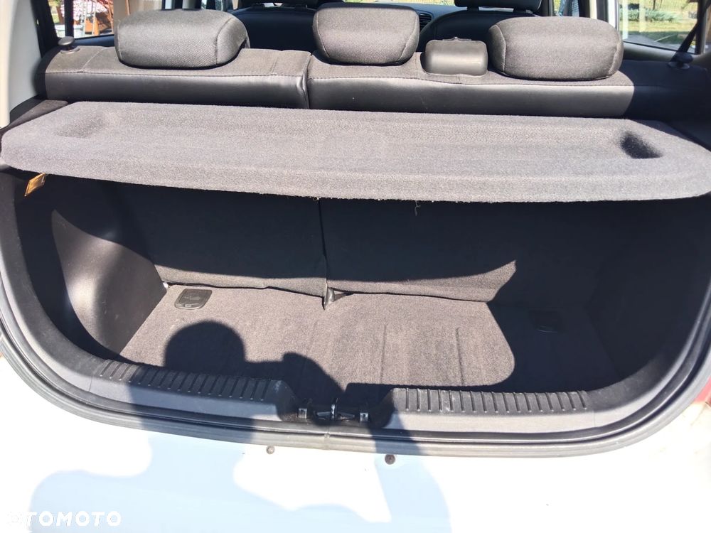 Hyundai i10 1.1 Comfort - 6