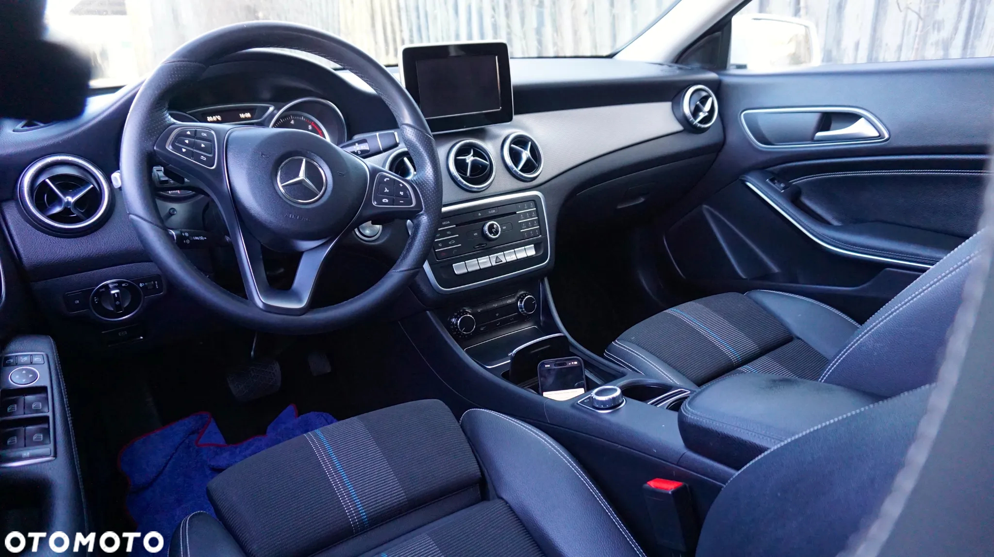 Mercedes-Benz CLA 180 d 7G-DCT - 20