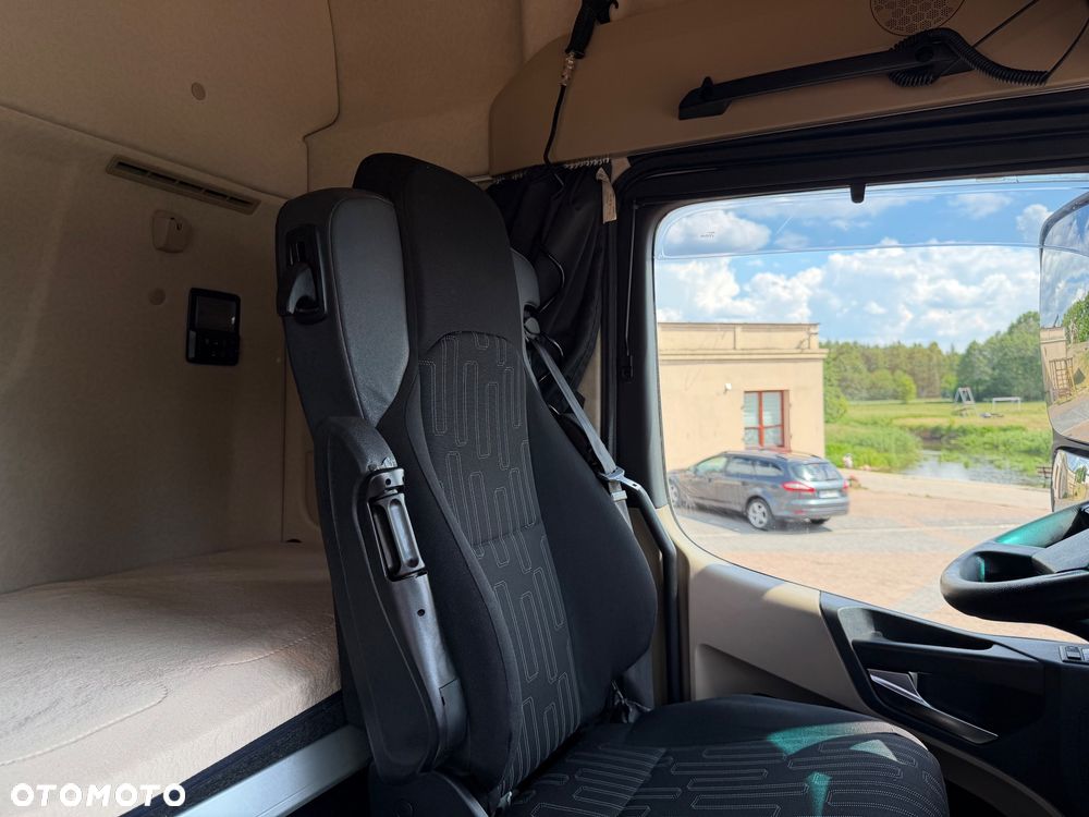 Mercedes-Benz Actros - 26