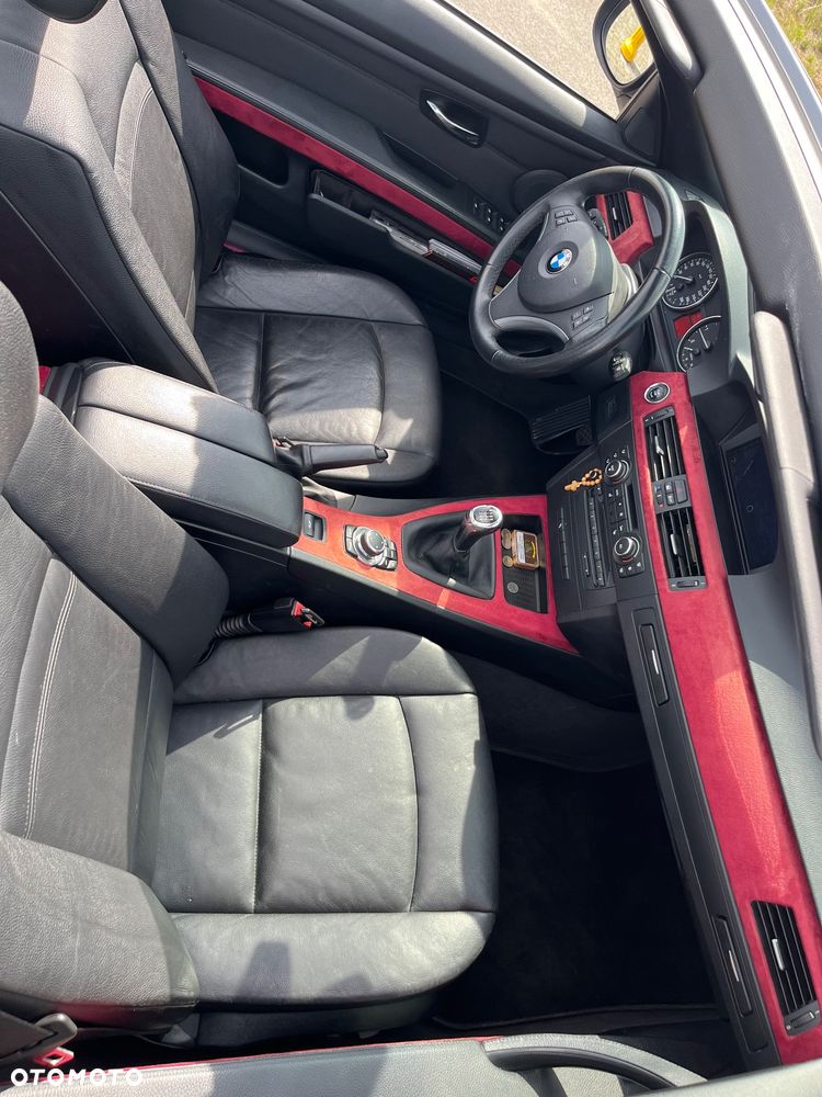 BMW Seria 3 325d - 28