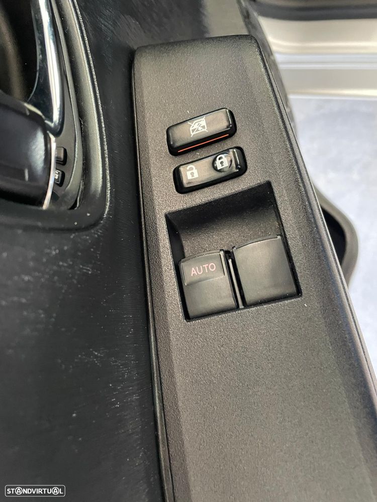 Toyota Yaris 1.4 D-4D AC Manual - 16