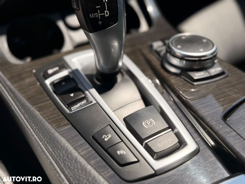 BMW Seria 5 530d Sport-Aut. Modern Line - 34
