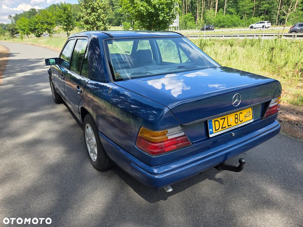 Mercedes-Benz W124 (1984-1993) ver-260-se - 11