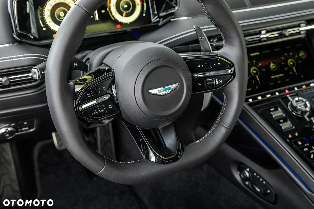 Aston Martin DB12 - 24
