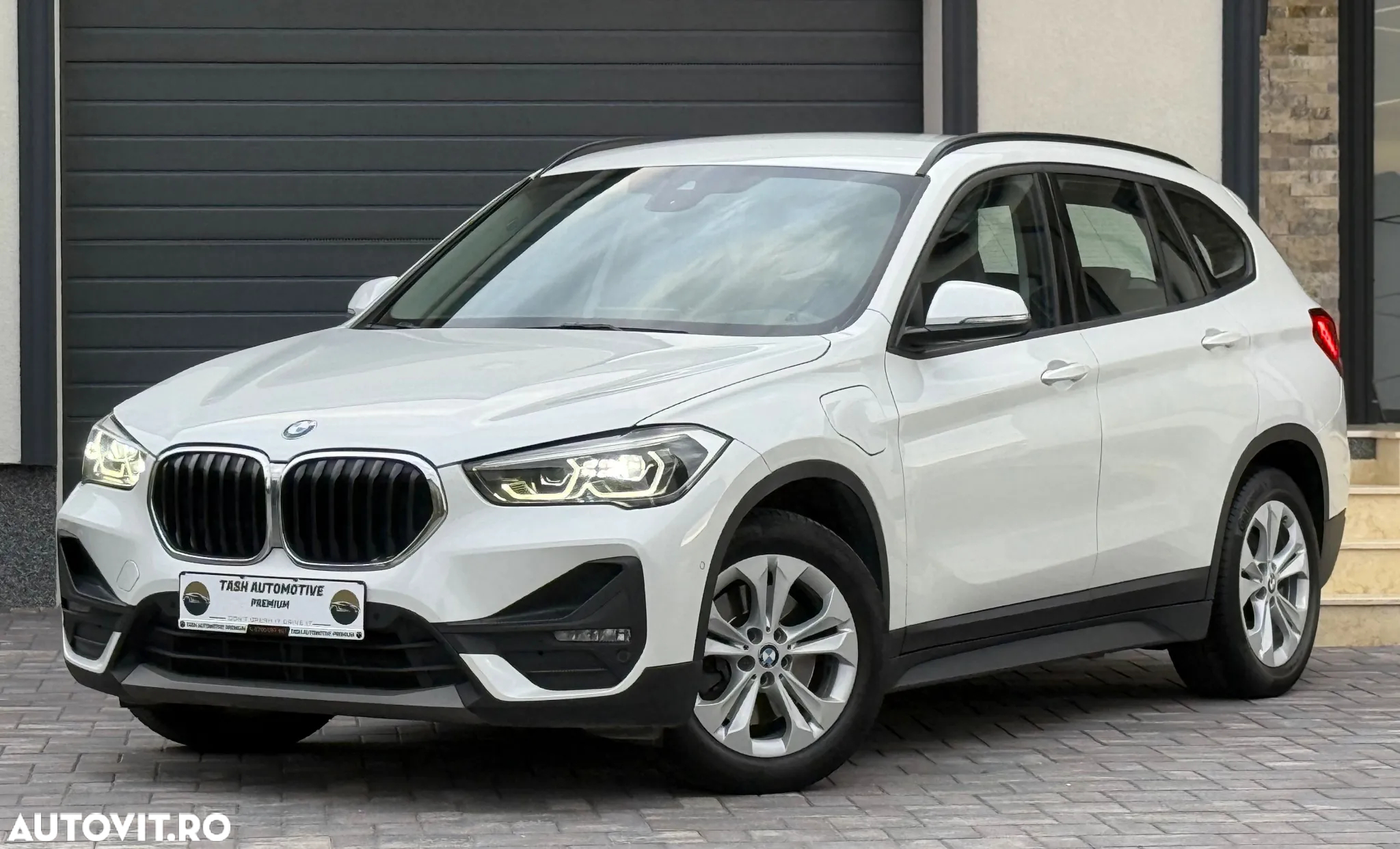 BMW X1 xDrive25e AT PHEV - 3