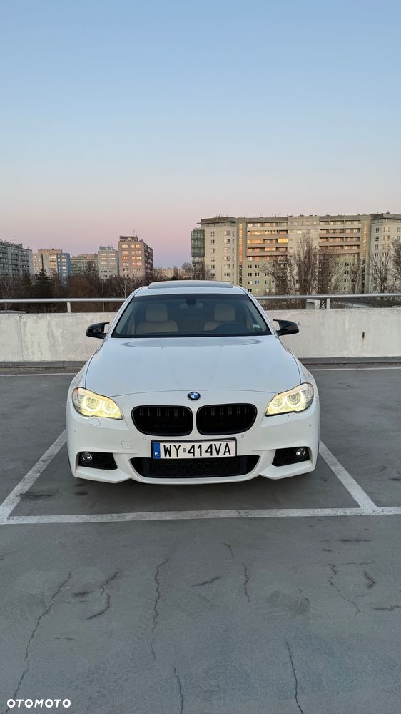 BMW Seria 5 528i xDrive - 14