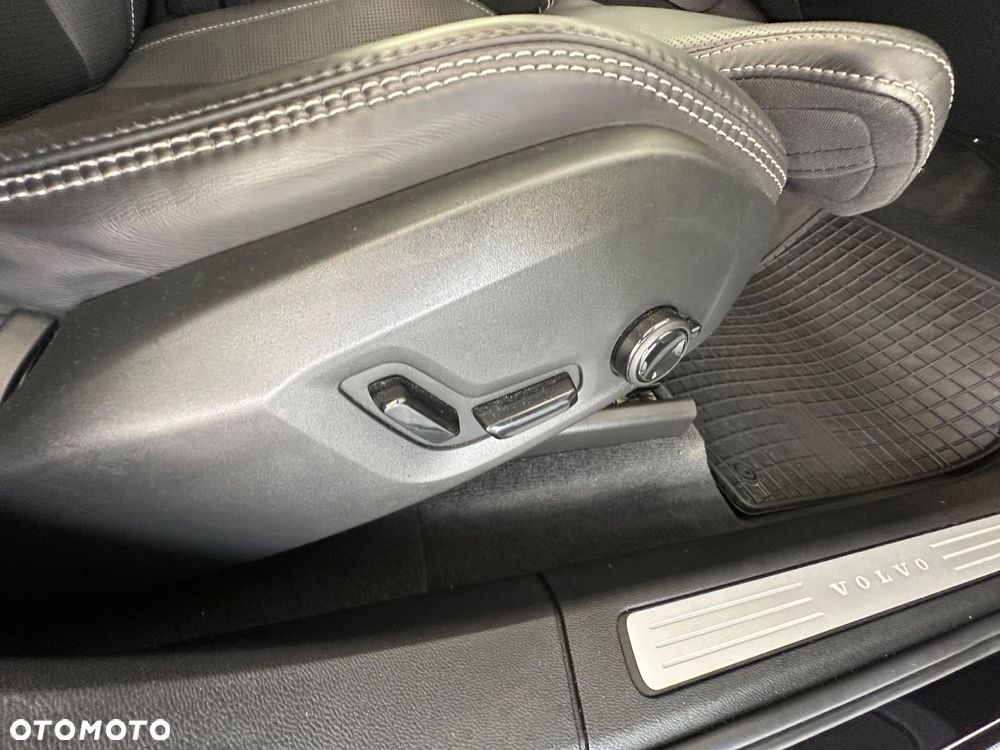 Volvo XC 60 D4 SCR AWD Inscription - 22