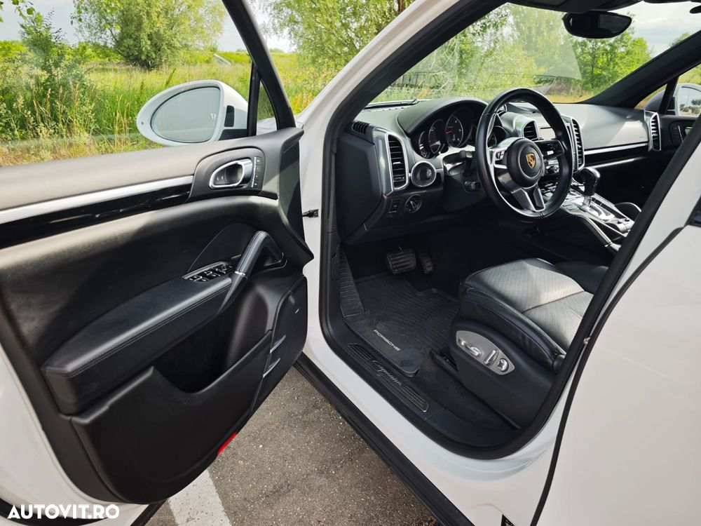 Porsche Cayenne 3.0 L V6 - 20