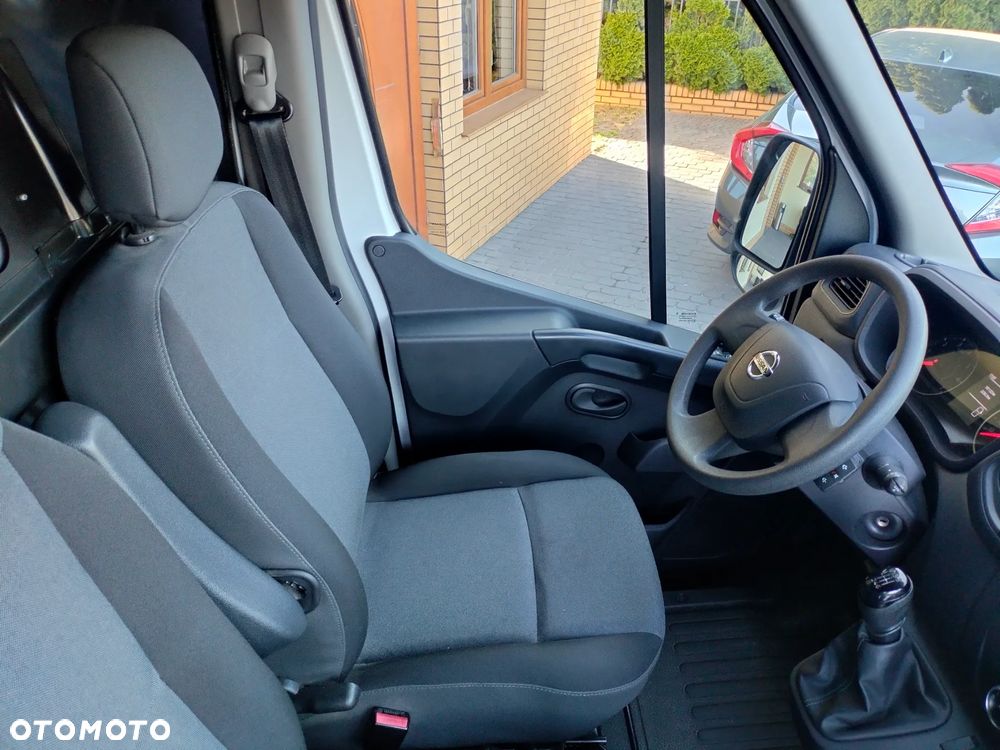 Nissan NV400 - 22