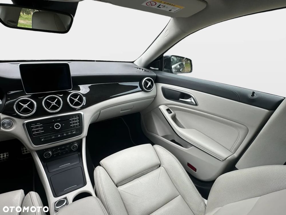 Mercedes-Benz CLA 220 d 7G-DCT AMG Line - 16