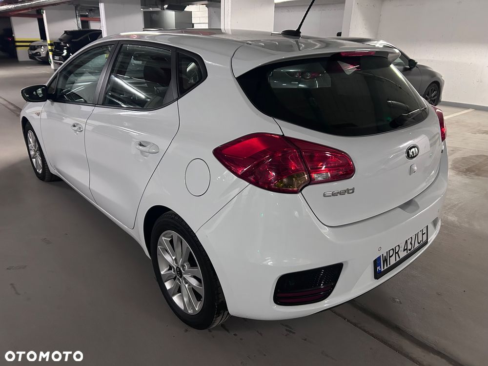 Kia Ceed 1.6 CRDi Smart Plus - 5