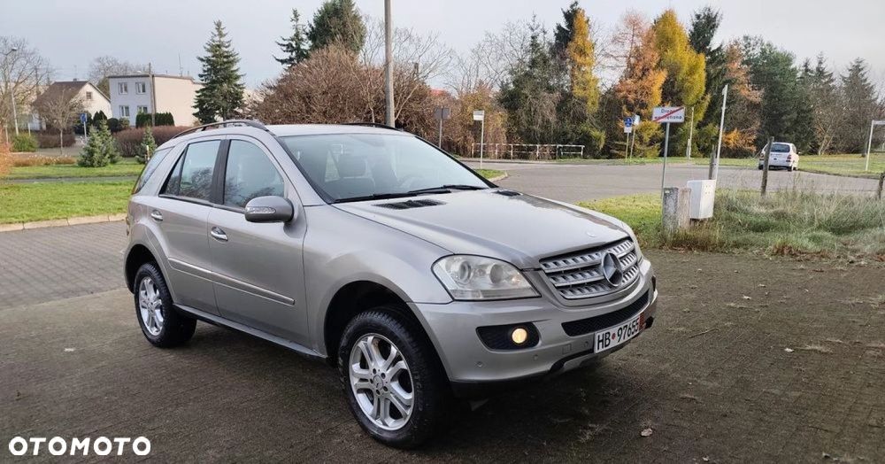 Mercedes-Benz ML - 28