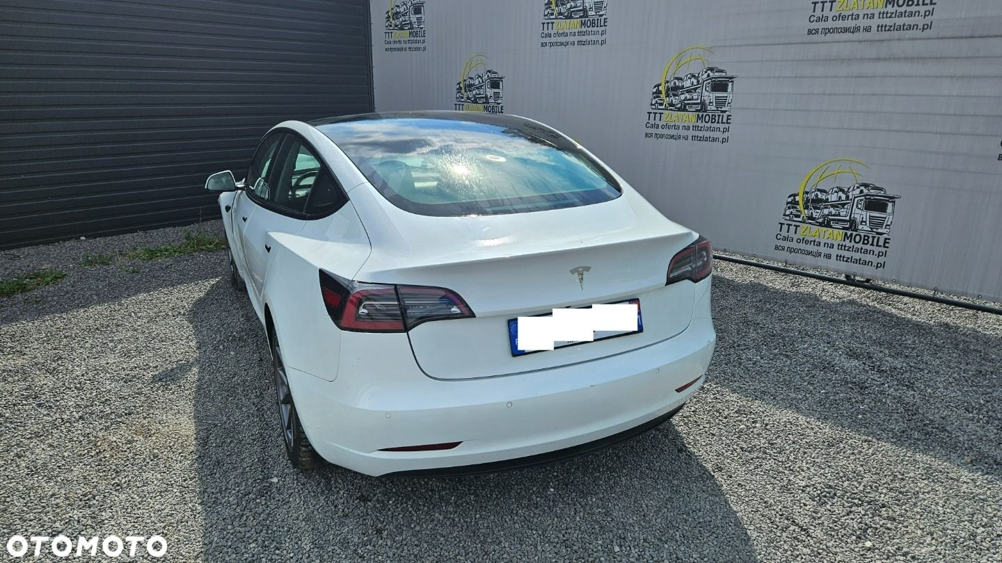 Tesla Model 3 - 6
