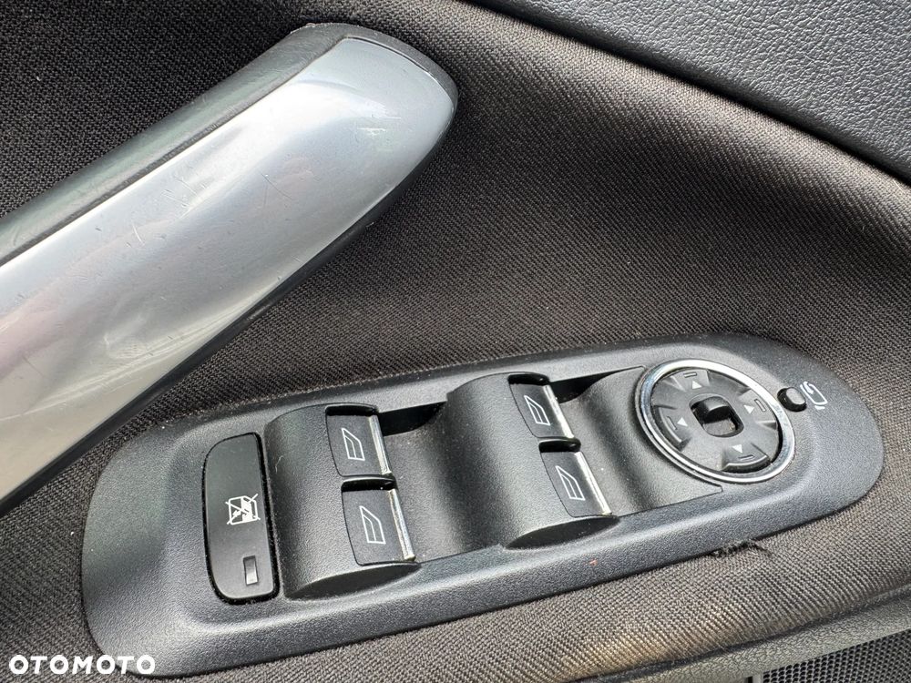 Ford Mondeo - 12