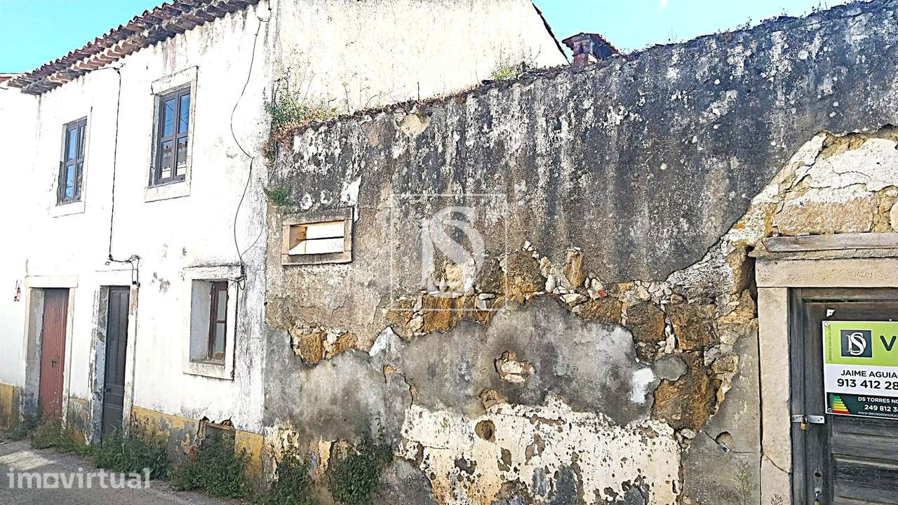 Moradia para Restaurar T4 Venda em Torres Novas (São Pedro), Lapas e R - Grande imagem: 5/20