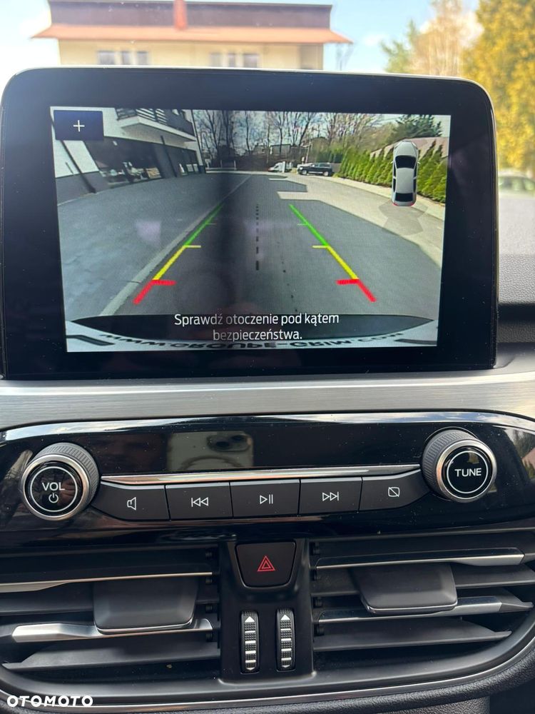 Ford Kuga 2.5 Duratec FHEV 4x4 TITANIUM - 22