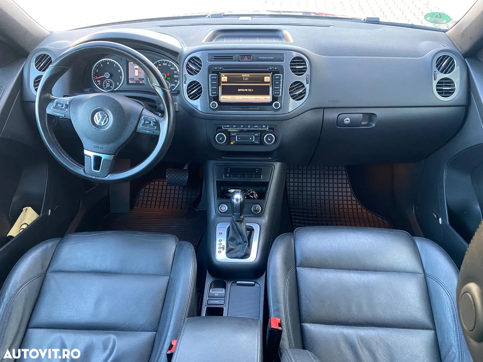 Volkswagen Tiguan - 10
