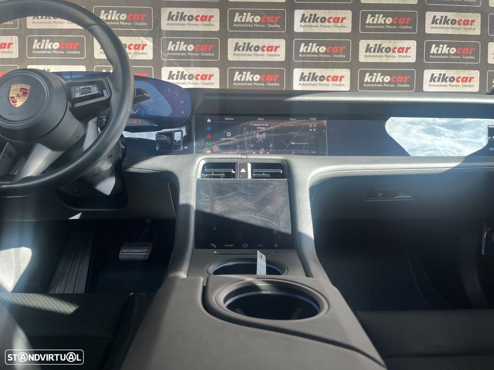 Porsche Taycan Standard - 33