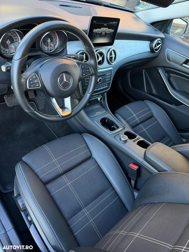 Mercedes-Benz GLA 200 7G-DCT Urban - 8