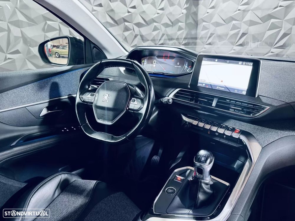 Peugeot 3008 1.2 PureTech Allure - 23