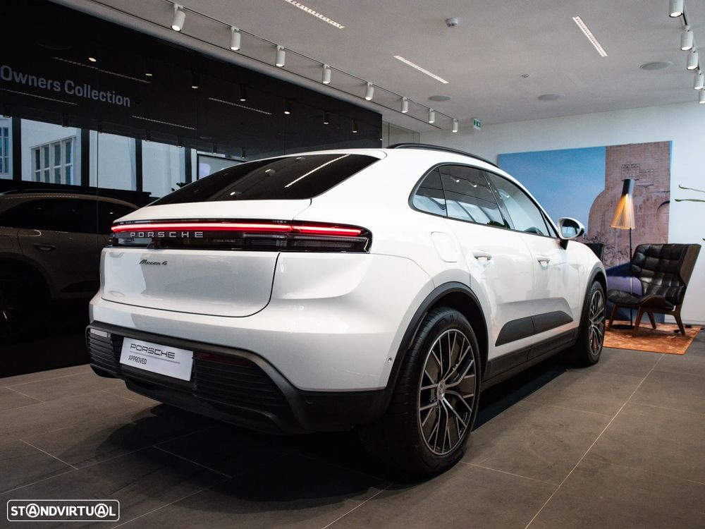 Porsche Macan Electric 4 - 12