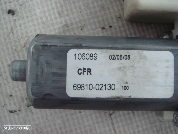 Motor De Elevador Fr Dta Toyota Corolla (_E12_) - 3