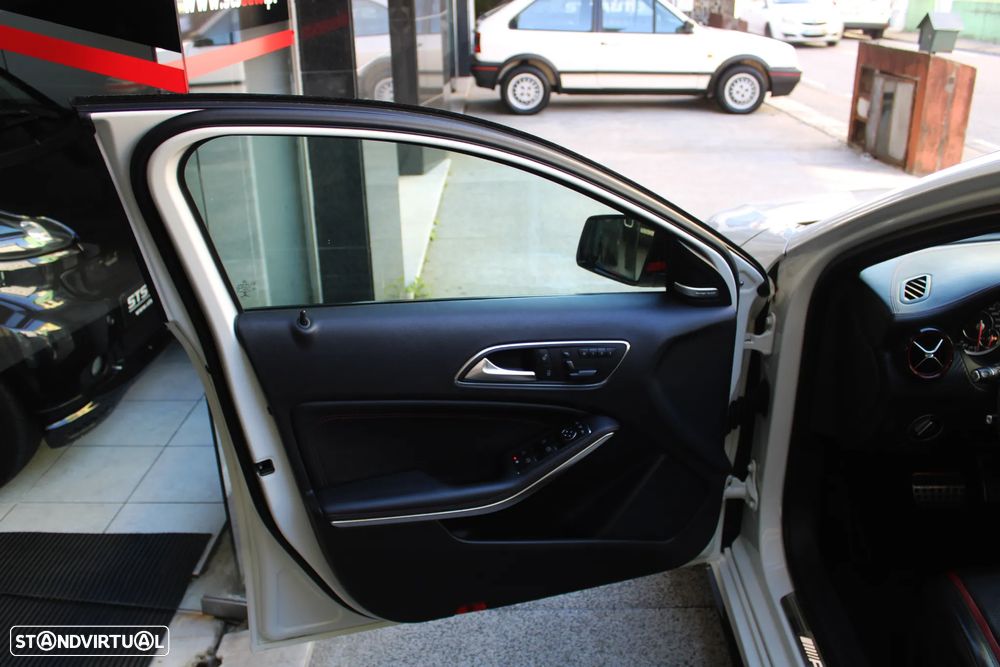 Mercedes-Benz A 45 AMG 4Matic Speedshift 7G-DCT - 19