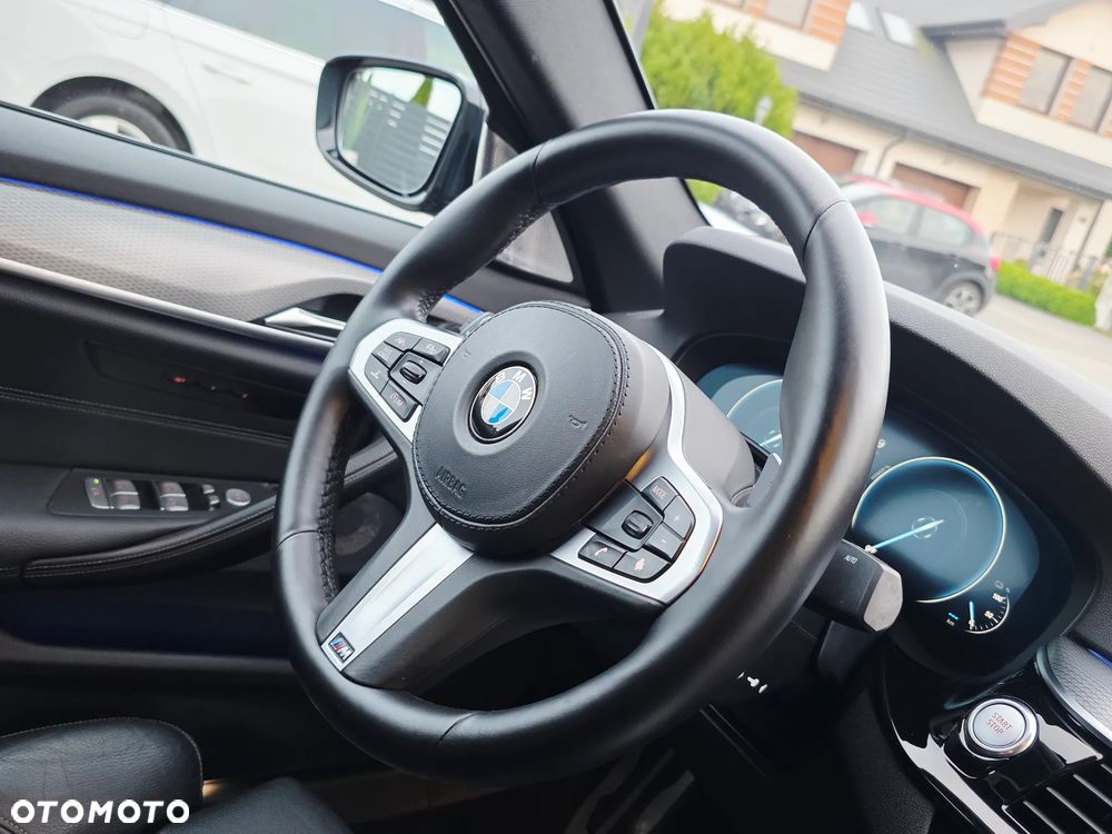 BMW Seria 5 530e iPerformance M Sport sport - 30