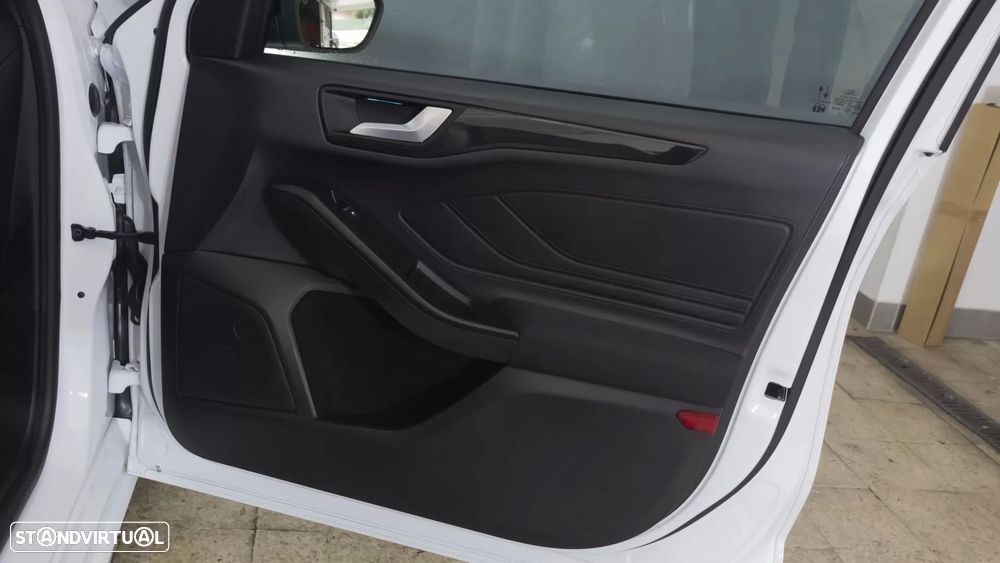 Ford Focus 1.0 EcoBoost MHEV ST-Line Aut. - 11