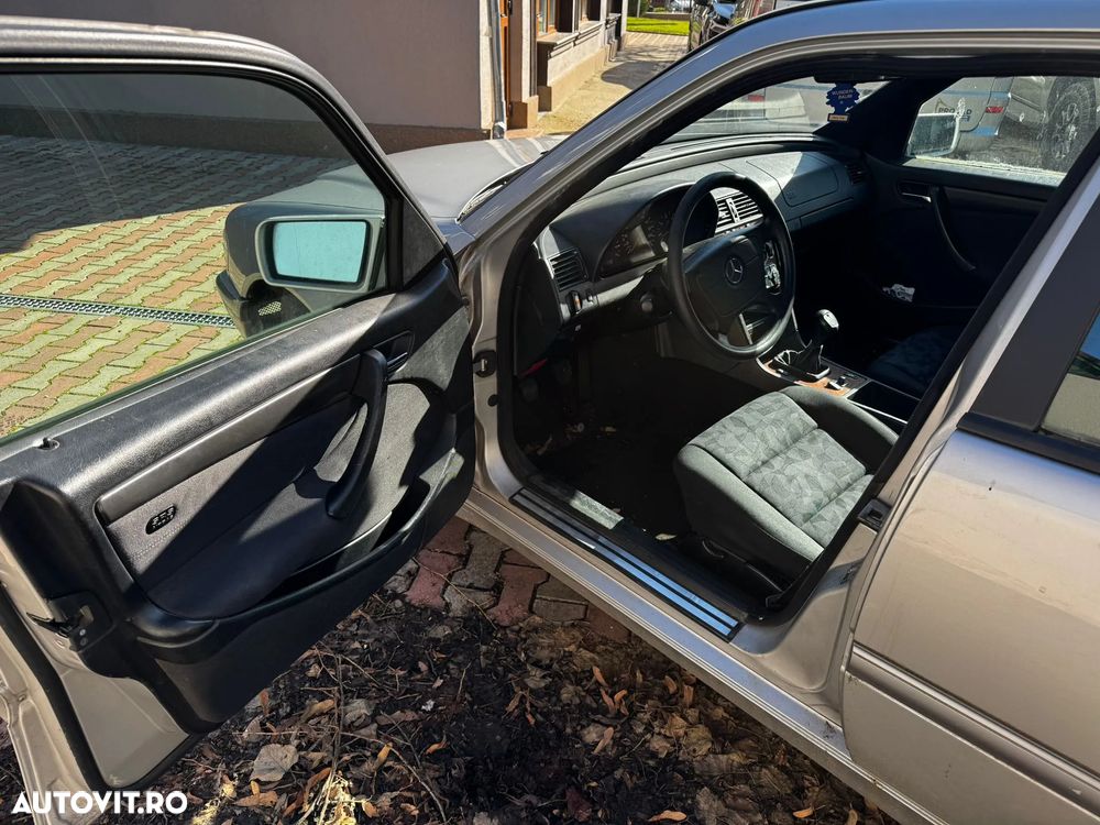 Mercedes-Benz C - 10