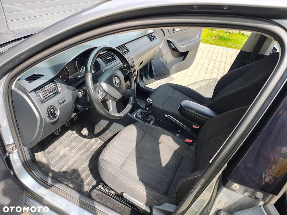 Skoda RAPID 1.2 TSI Ambition - 17