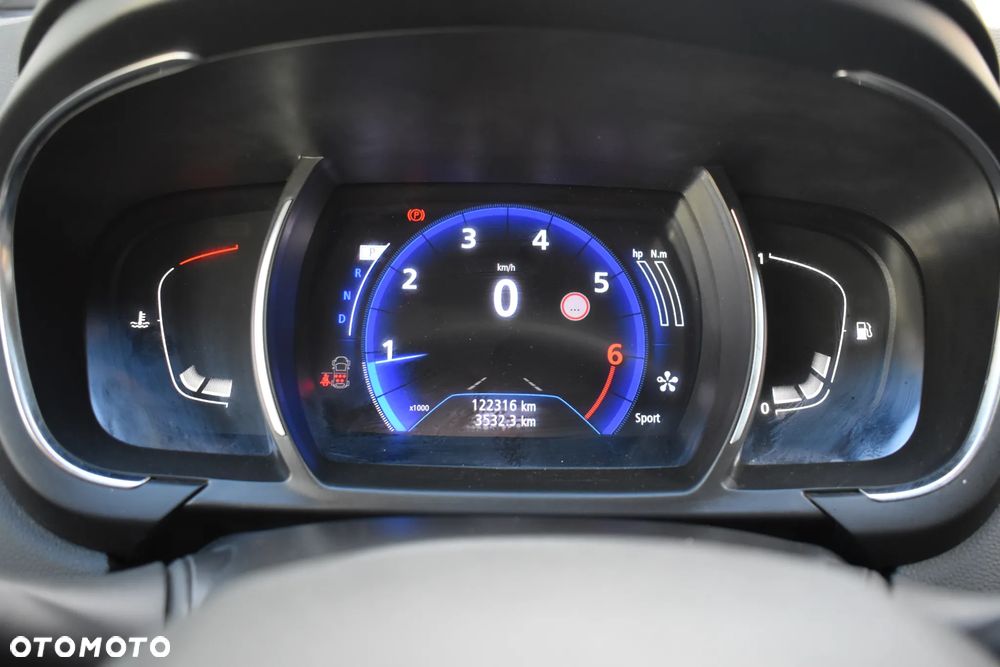 Renault Grand Scenic - 32