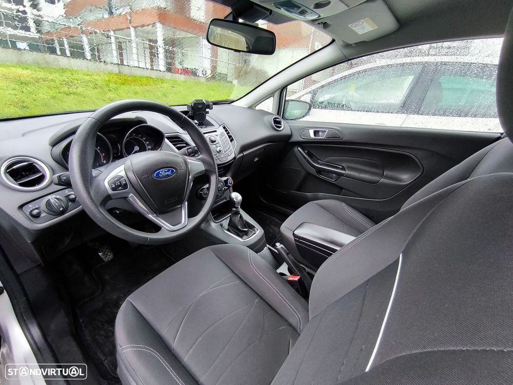 Ford Fiesta - 10
