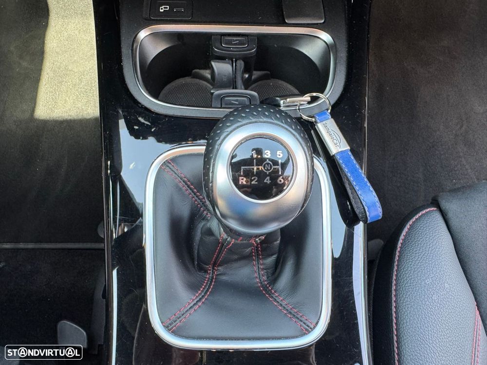 Mercedes-Benz A 160 AMG Line - 23