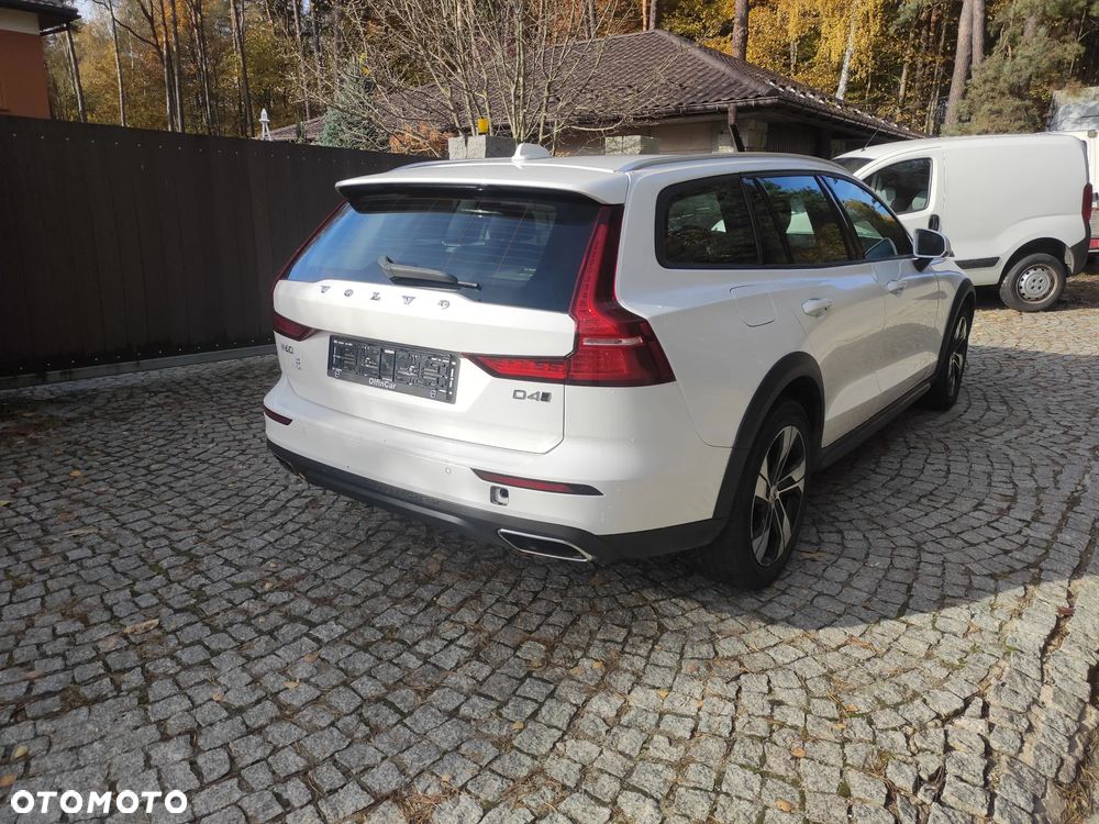 Volvo V60 D4 SCR AWD Momentum - 3