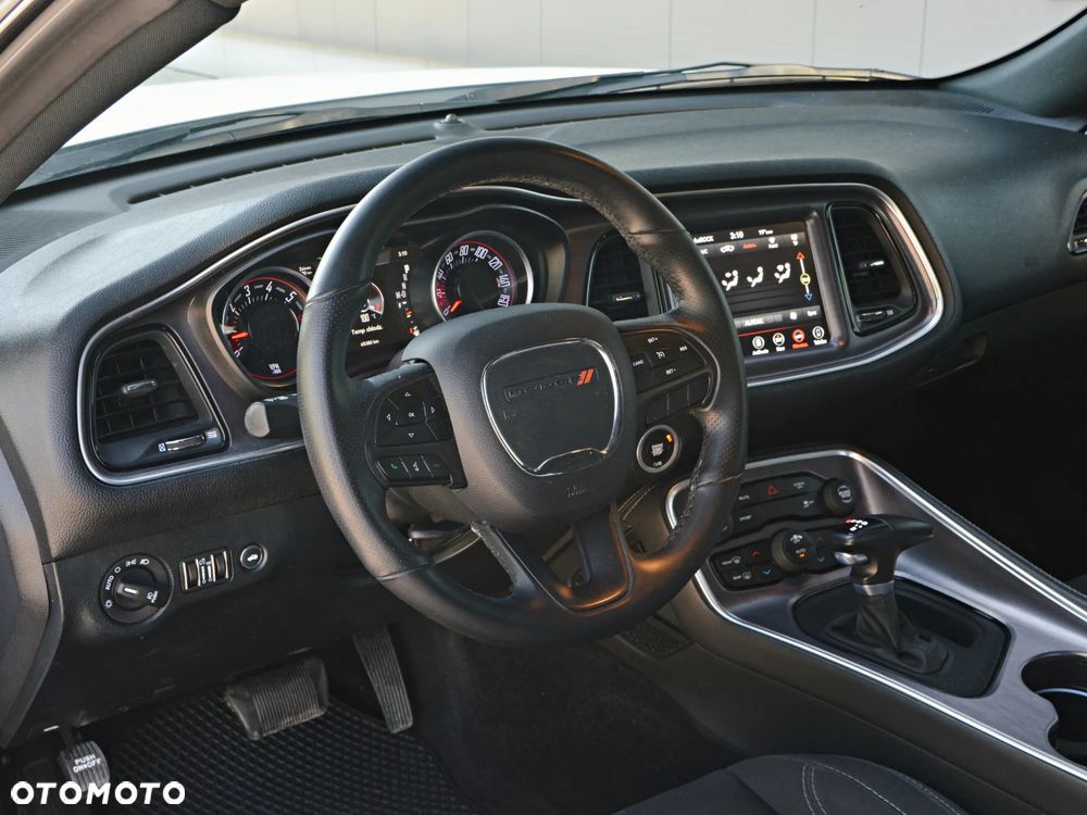 Dodge Challenger 5.7 R/T - 11