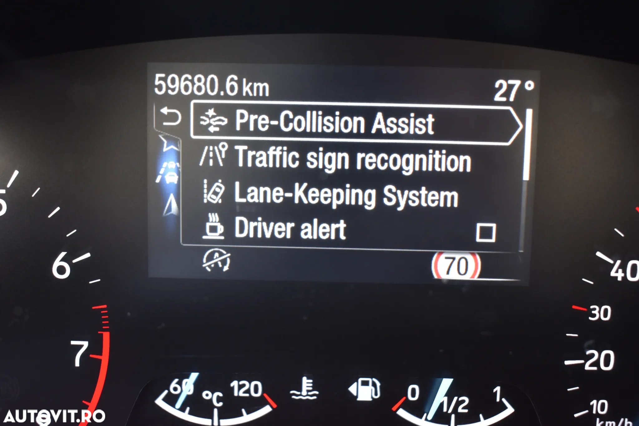 Ford Focus 1.0 EcoBoost MHEV Titanium - 24